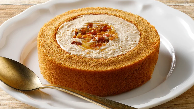 Okinawa area Brown Sugar and Tea Roll Cake