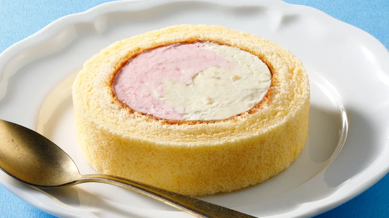 Tohoku area Babahera style Strawberry and Banana Roll Cake