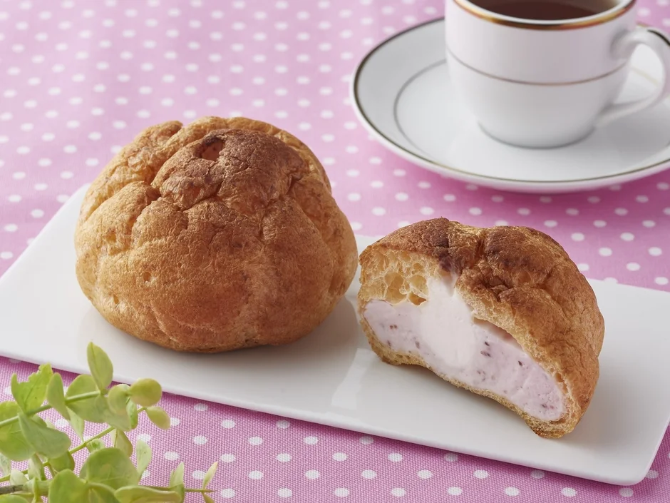 Strawberry Cream Puff Product Image (Image is for illustrative purposes only.)