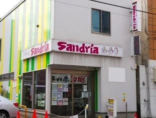 홋카이도 삿포로의 상징적인 산도리아 매장 외관