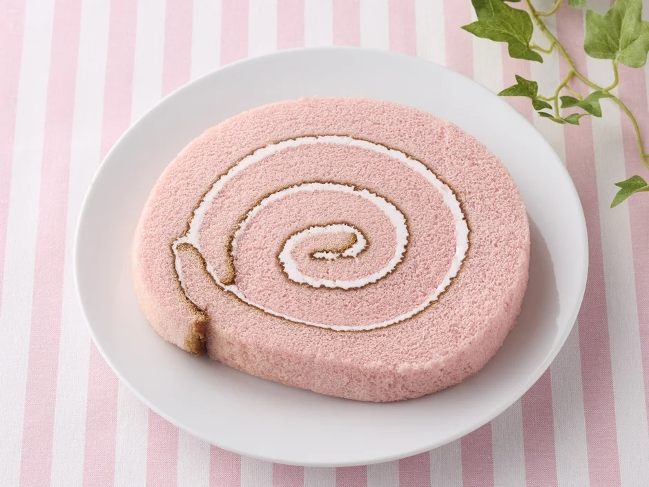 Moist Strawberry Roll Cake Product Image (Image is for illustrative purposes only.)