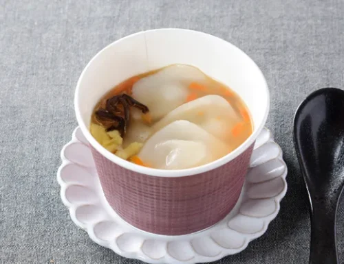 Sesame Oil-Scented Chewy Gyoza Soup