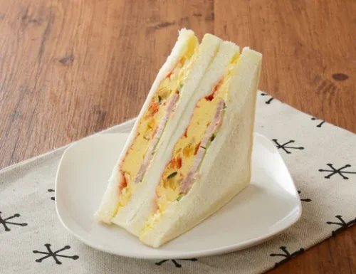 Large Omelette Sandwich