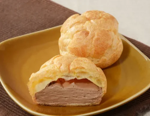 Melting Chocolate Cream Puff