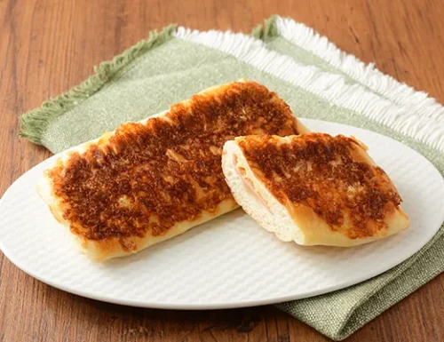 もっちりとしたパニーニ ハムチーズ