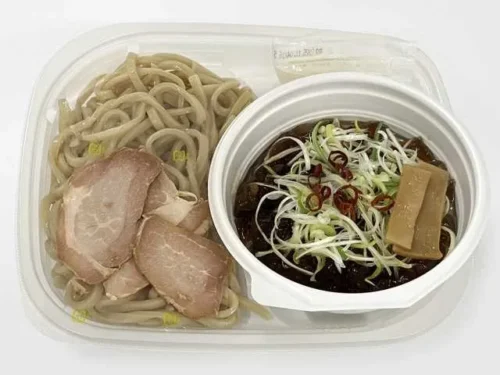 煮干し醤油つけ麺 ほぐし昆布水付き