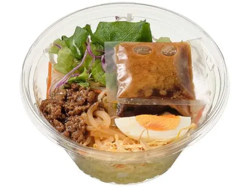 肉味噌と食べるピリ辛胡麻ラーメンサラダ
