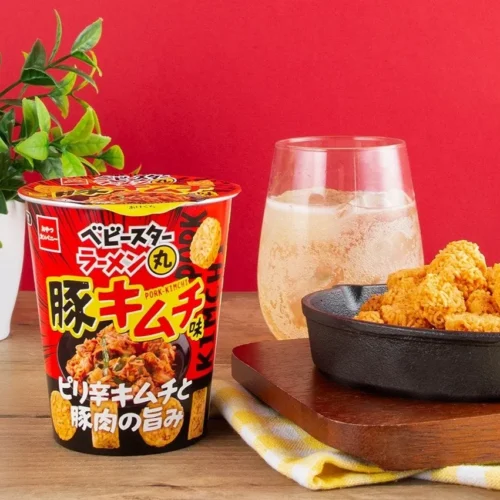寒い季節にぴったり！「ベビースターラーメン丸」から旨辛な＜豚キムチ味＞が期間限定で登場
