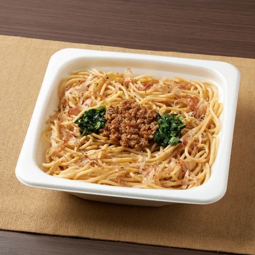 鶏そぼろと野沢菜の醤油パスタ