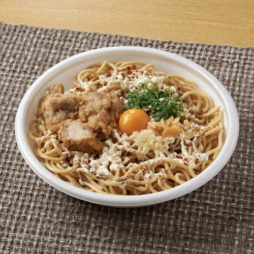 大盛 太麺! 月見唐揚げにんにくマヨパスタ
