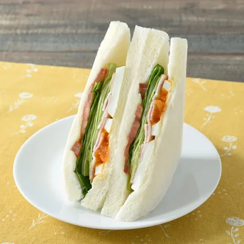 베이컨 레터스 토마토 샌드위치
