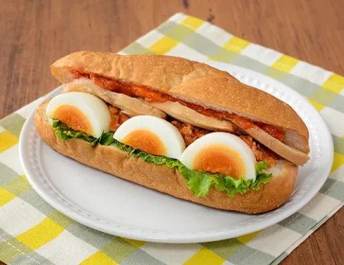 たんぱく質が摂れるROLLサンド チキンとたまご