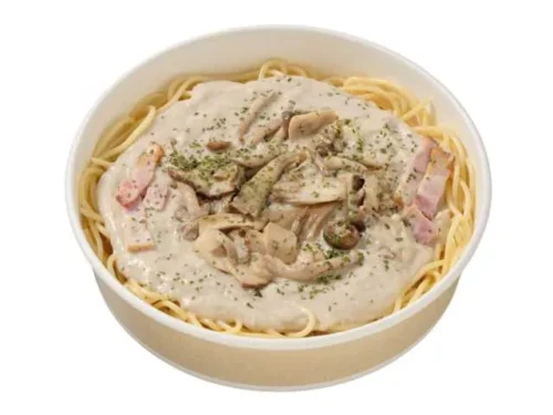 トリュフ香る 3種きのこのクリームパスタ