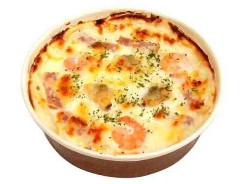 ホワイトソースのスパゲティグラタン