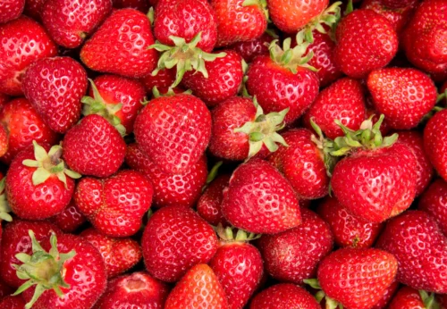 Lawson in Japan Celebrates ‘Strawberry Day’ with a Whopping 19 Products! Featuring the First-Ever Colla...