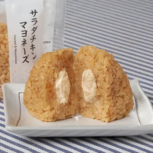 사라다 치킨 마요네즈 주먹밥