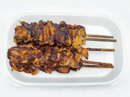 숯불 닭꼬치 다리살 3꼬치·껍질 2꼬치입