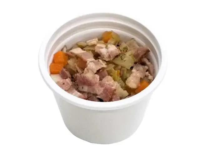 野菜とベーコンのコンソメスープ