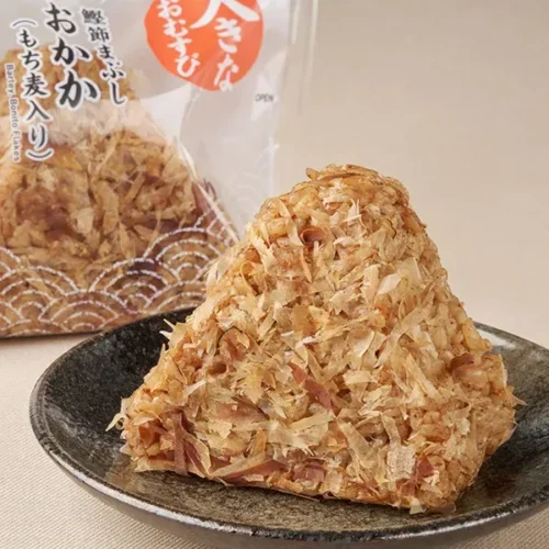 찰보리 커다란 주먹밥 오카카(가쓰오부시 버무림)