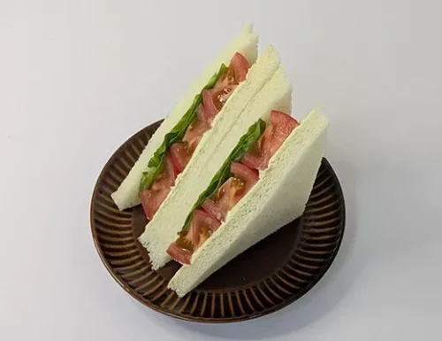 Tomato, Avocado & Cheese Sandwich