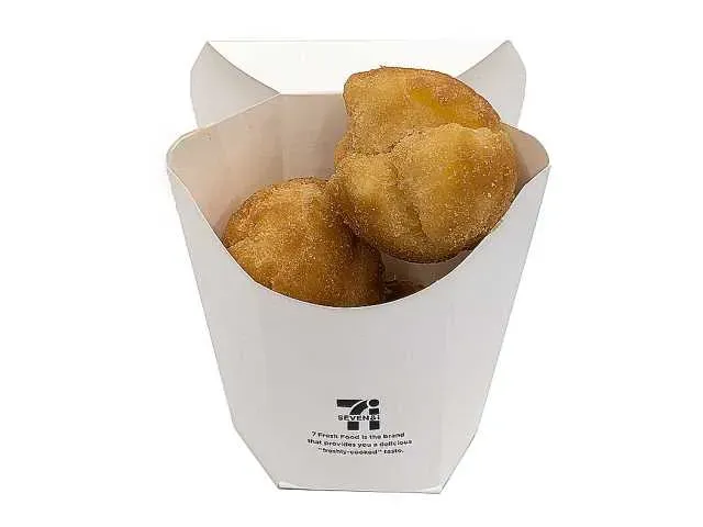 Freshly Fried Donut Holes (3 pieces)