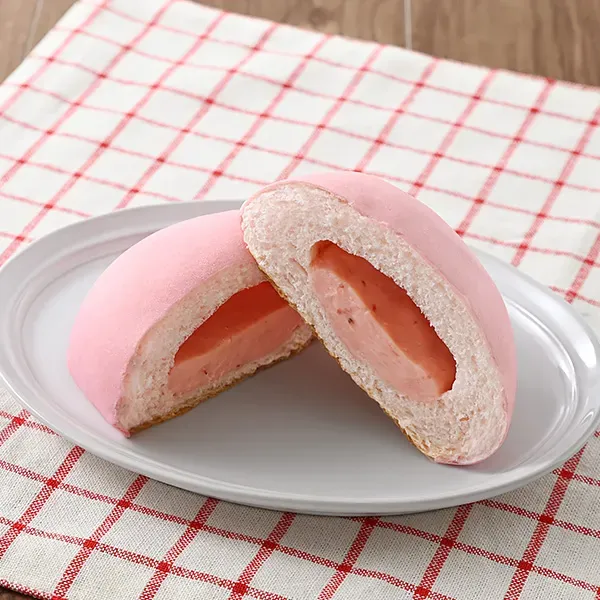 쫄깃한 식감의 딸기빵