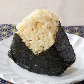 和風シーチキン®マヨネーズのもち麦入りおにぎり