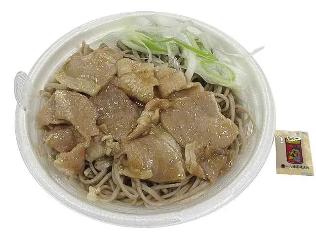 だしが自慢の豚肉そば