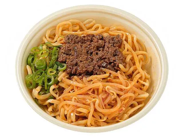 쫄깃한 면의 농후하고 매콤달콤한 국물 없는 탄탄면