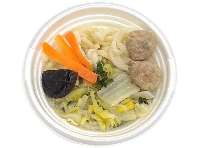 다시 육수의 감칠맛 소금 수프 닭고기 완자 포함