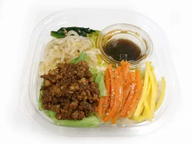 8種具材のビビンバラーメンサラダ