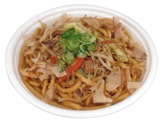 Soy Sauce Stir-Fried Udon with Savory Dashi
