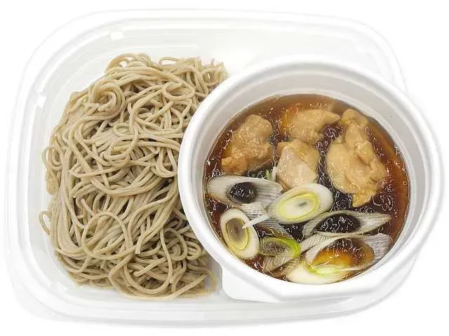 카시와누키와 함께 먹는 츠케소바 홋카이도산 메밀가루 사용