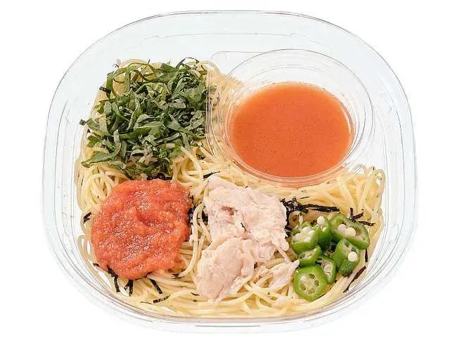 냉파스타 명란과 찐 닭고기와 시소