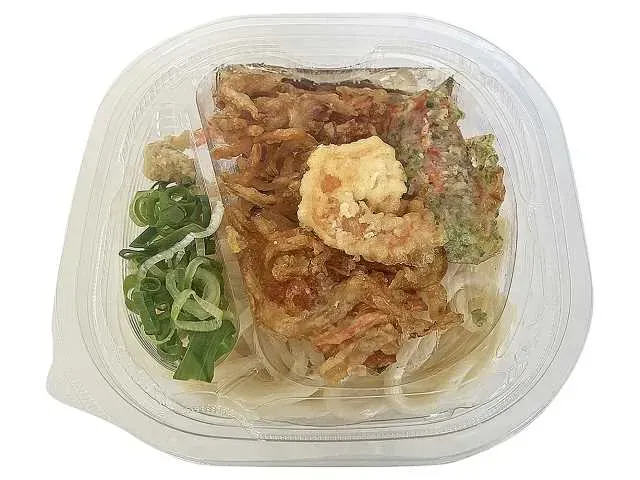 차가운 쿠즈시 카키아게 우동