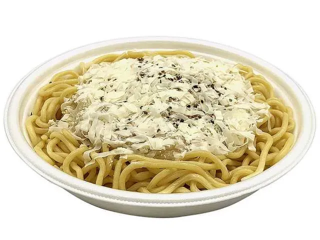 スパゲットーニ チーズと黒胡椒