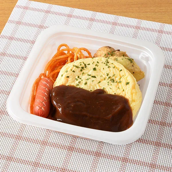 데미글라스 소스의 폭신한 오믈렛