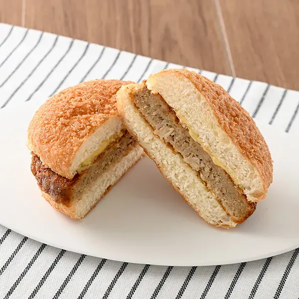 どかっと満足パン(メンチカツ)