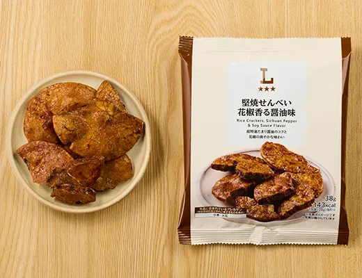 단단하게 구운 센베이 화조향 간장 맛