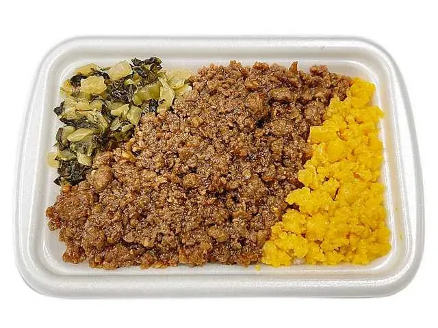 닭고기 소보로 덮밥(보리밥)