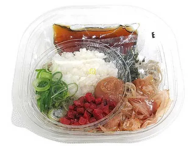 Grated Radish Soba with 3 Kinds of Condiments and Plum