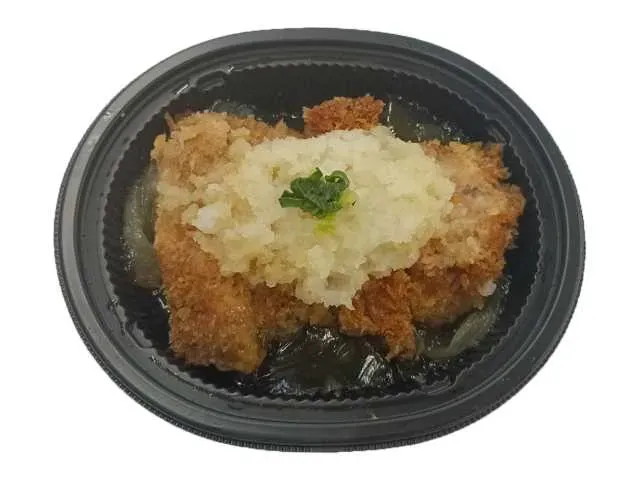오로시 치킨 가츠니 (간 무를 곁들인 치킨 까스 조림)