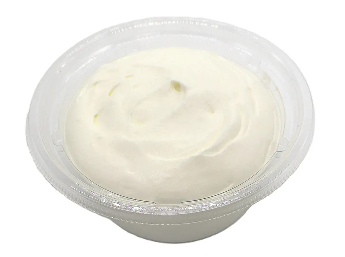 ホイップに一途 酪王牛乳使用