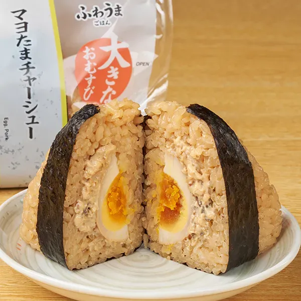 큰 주먹밥 마요 계란 차슈