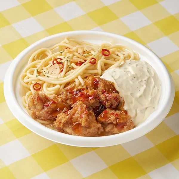 ペペロンチーノ&ガリマヨソース唐揚げ丼