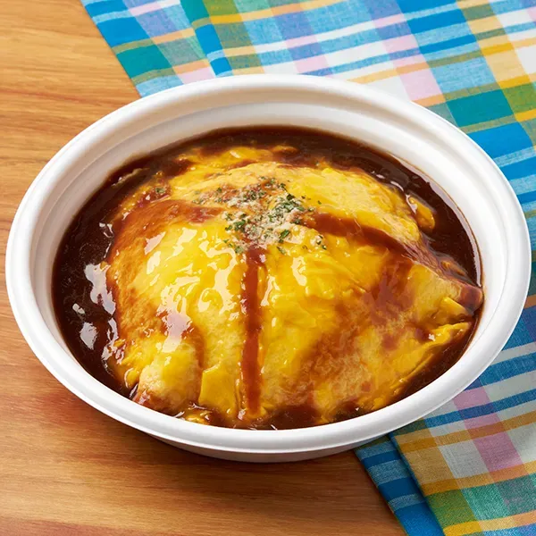 [HEINZ Collaboration Campaign!] Omurice with Rich Black Demi-Glace Sauce and Creamy Egg