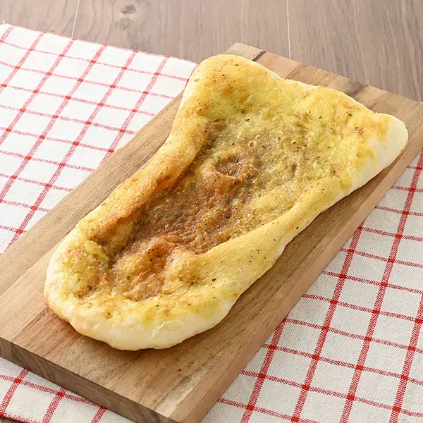 든든한 만족 빵 (버터 치킨 카레 난)