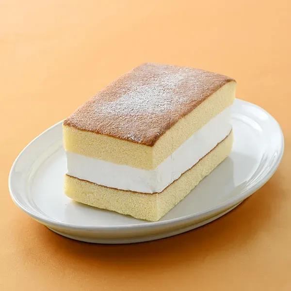 Thick-Cut Cake Sandwich with Plenty of Cream