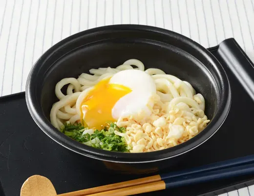 반숙 달걀 붓카케 우동 (온/냉 선택)