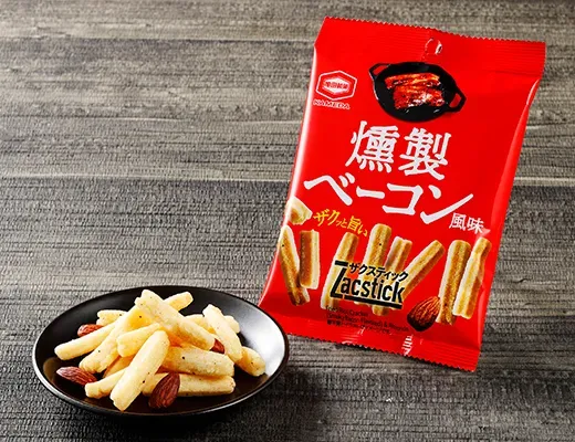 亀田製菓 ザクスティック 燻製炙りベーコン風味